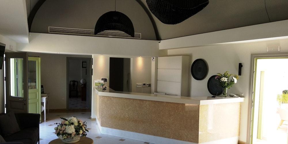 Anassa Deluxe Suites Kamári Екстериор снимка