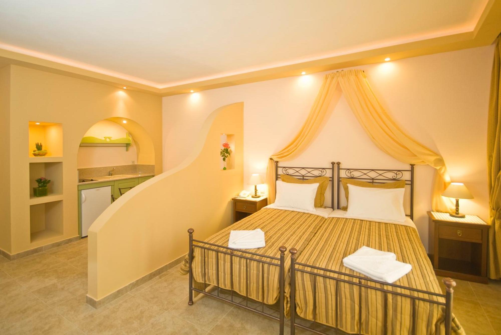 Anassa Deluxe Suites Kamári Екстериор снимка