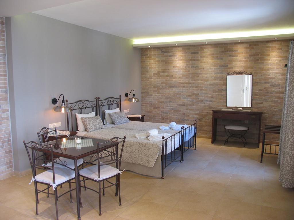 Anassa Deluxe Suites Kamári Екстериор снимка