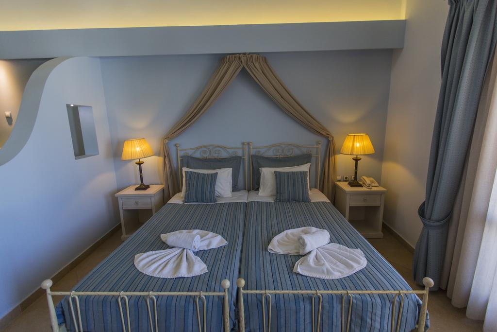 Anassa Deluxe Suites Kamári Екстериор снимка