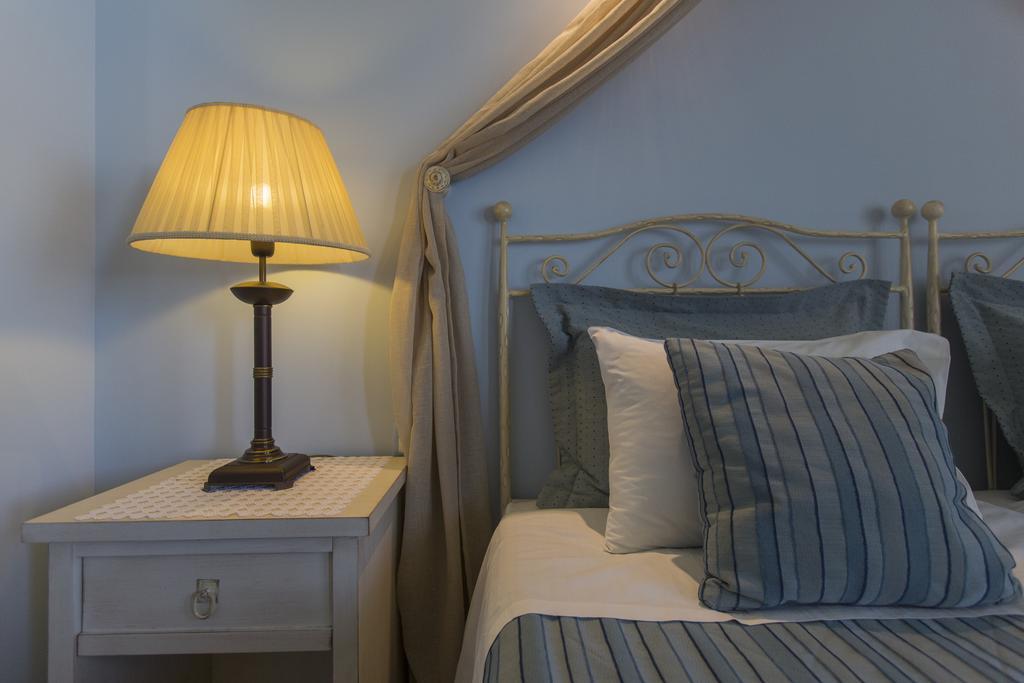 Anassa Deluxe Suites Kamári Екстериор снимка
