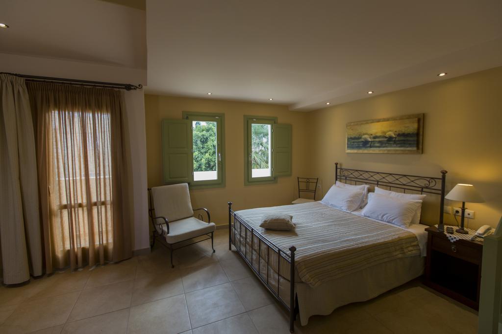 Anassa Deluxe Suites Kamári Екстериор снимка
