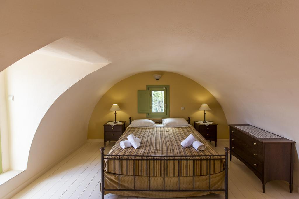 Anassa Deluxe Suites Kamári Екстериор снимка