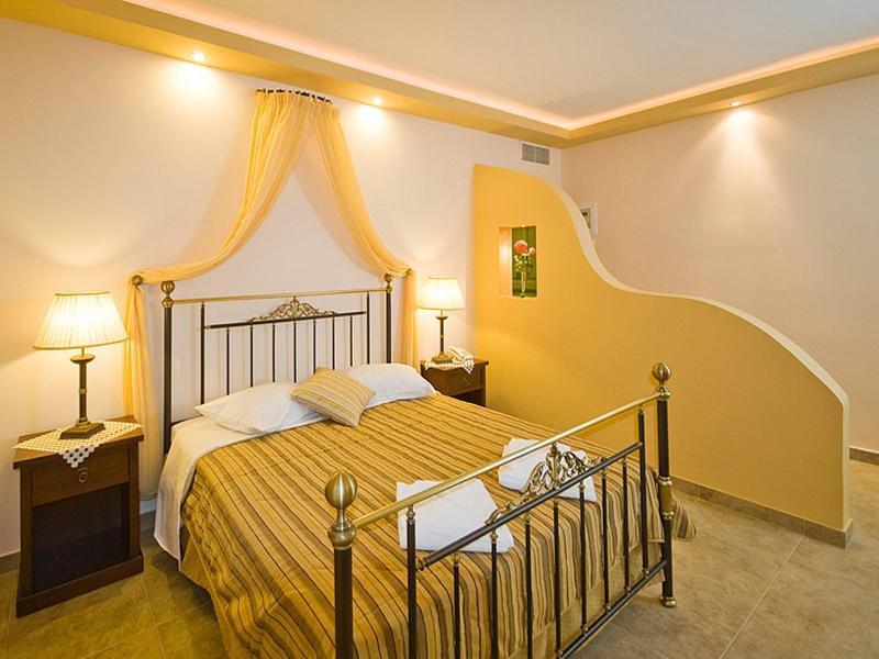 Anassa Deluxe Suites Kamári Екстериор снимка